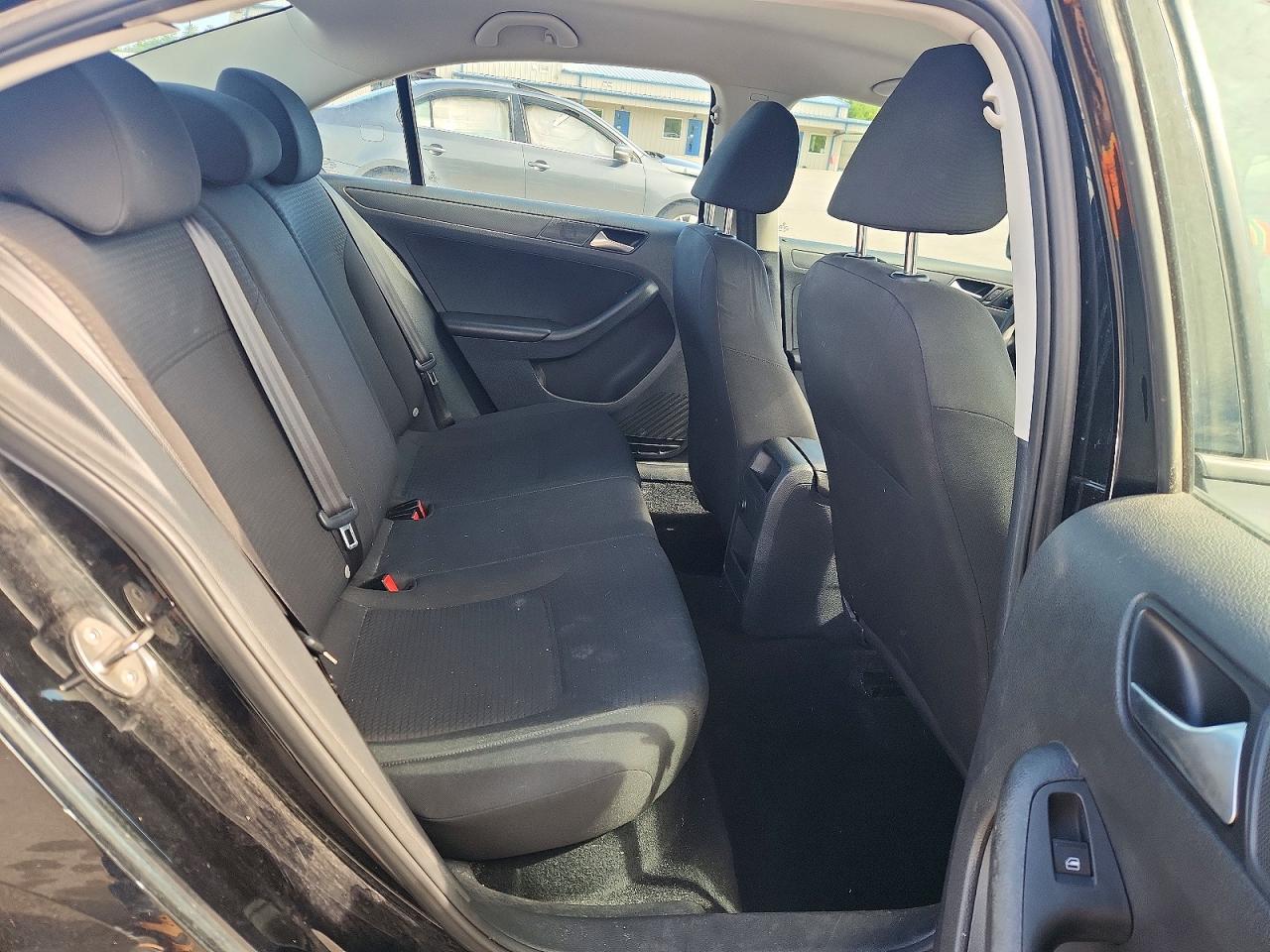 Volkswagen Jetta S