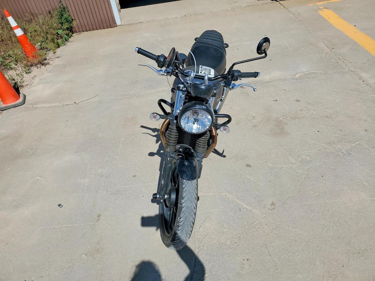Triumph Other 900
