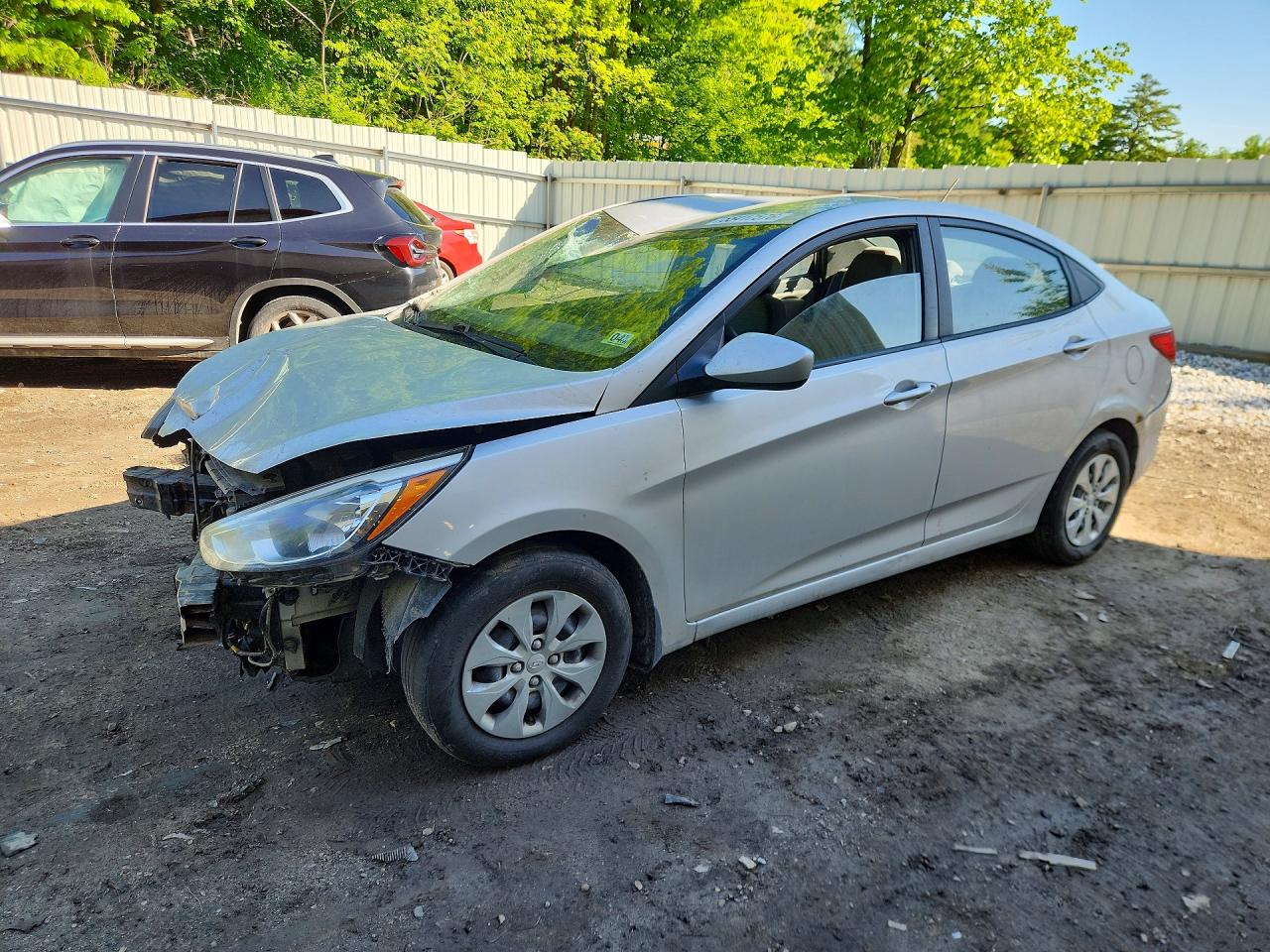 Salvage Hyundai ACCENT Image