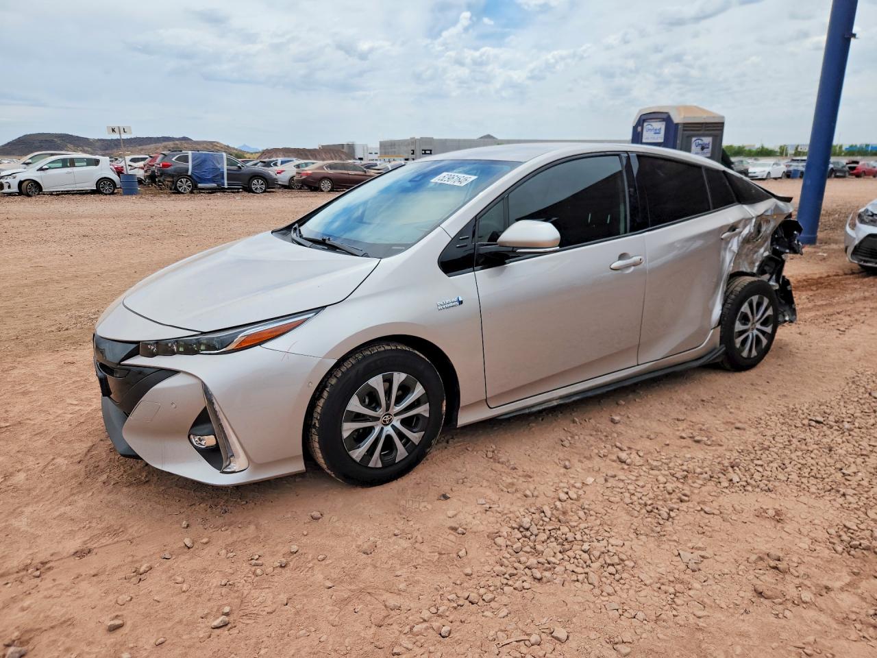 Salvage Toyota Prius Image