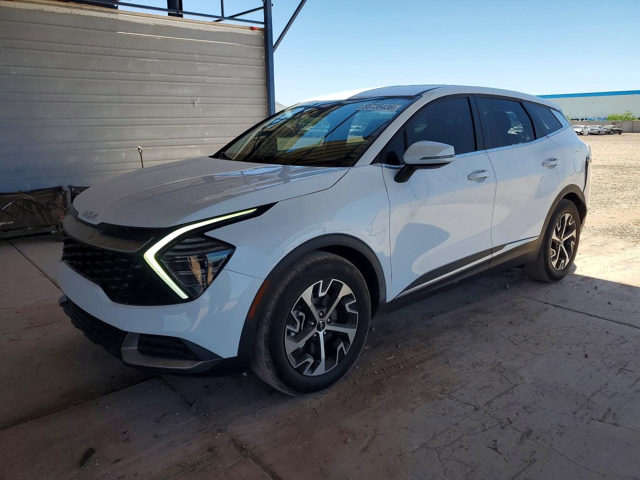 Salvage Kia Sportage Image