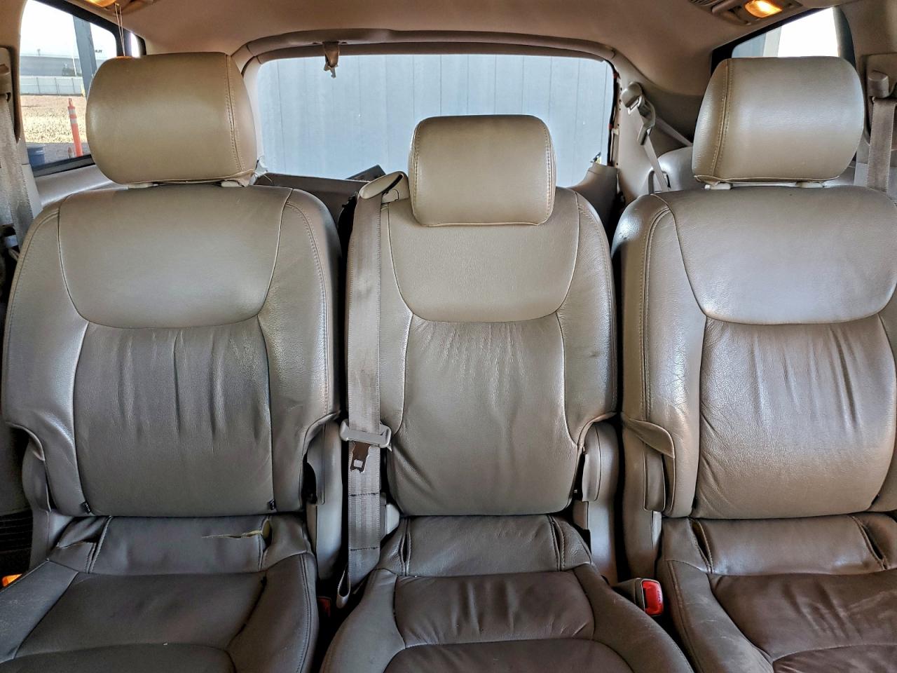 Toyota Sienna Le 8 Passenger