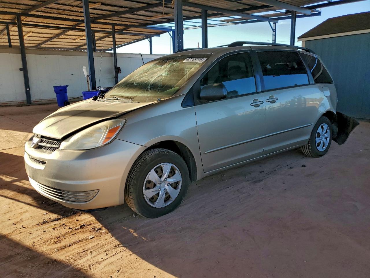 Salvage Toyota Sienna Image