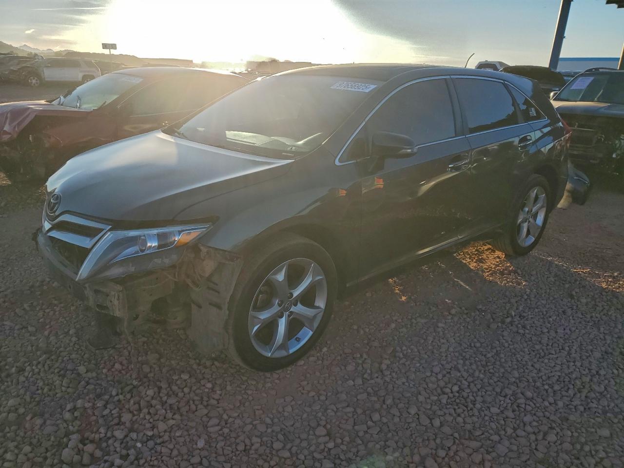 Salvage Toyota Venza Image