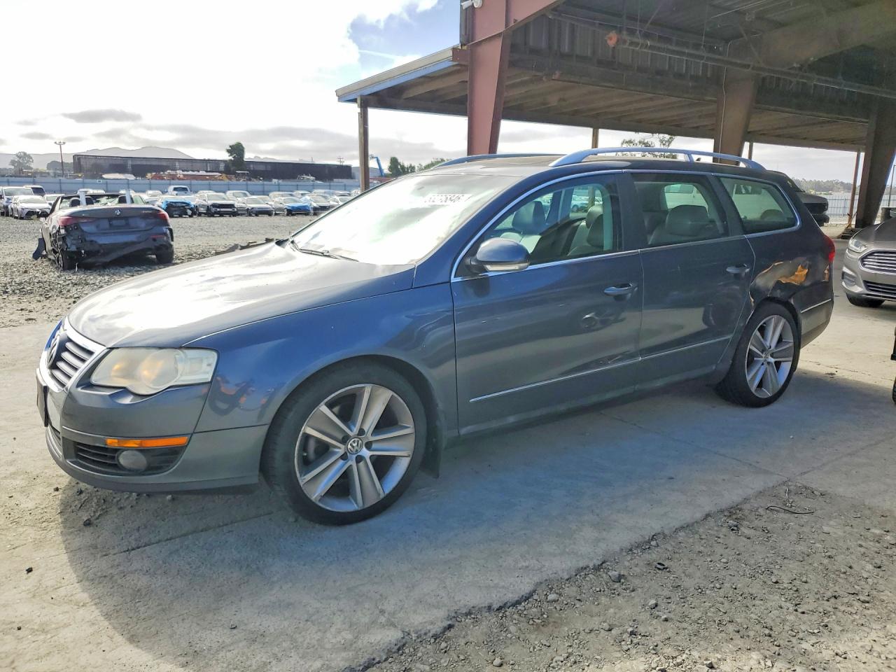 Salvage Volkswagen Passat Image