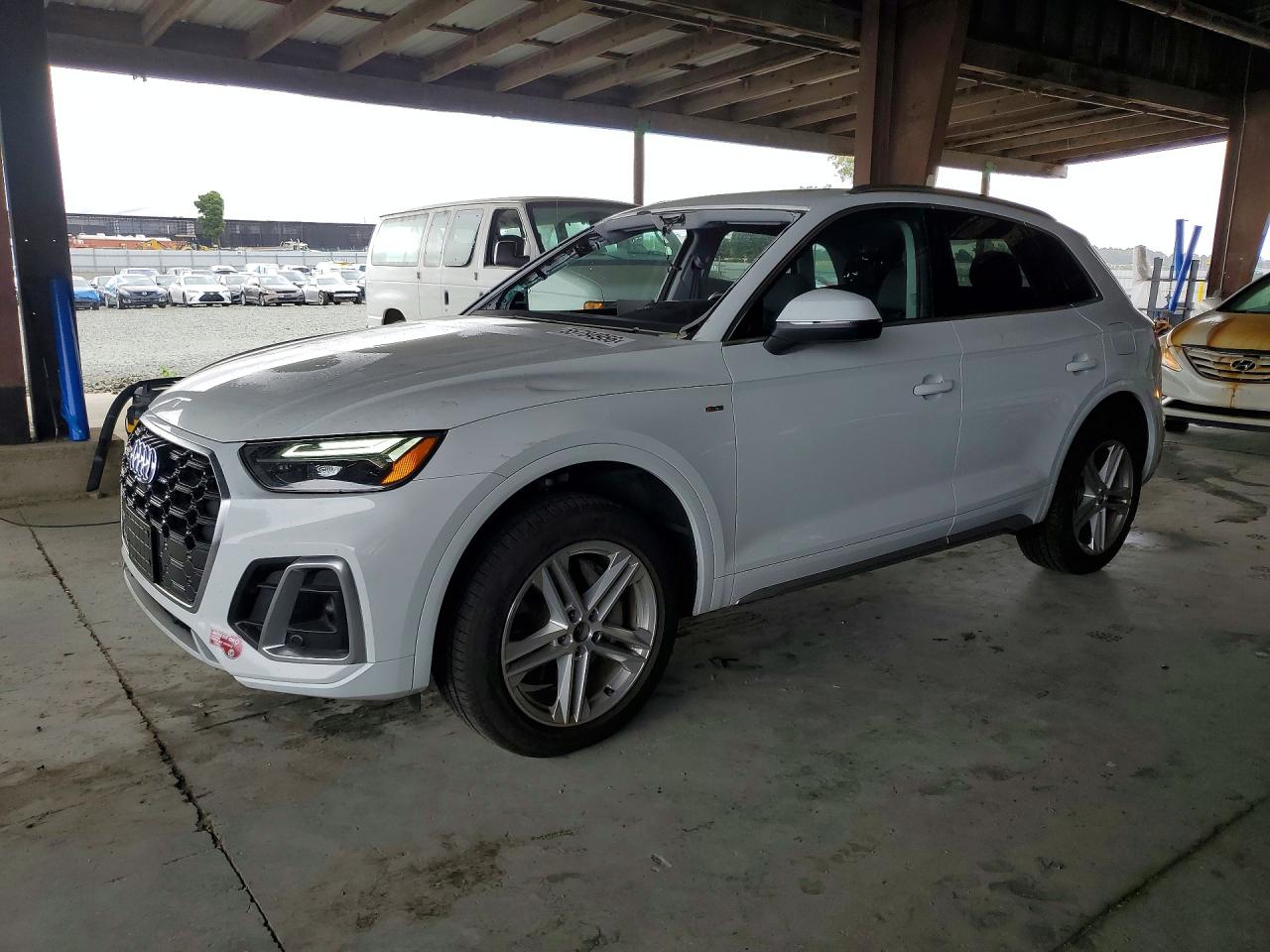 Salvage Audi Q5 Image