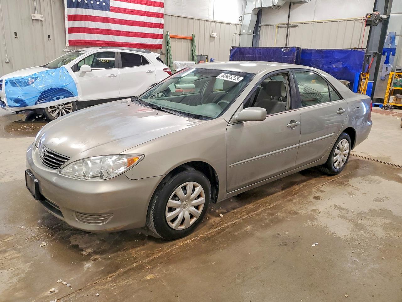 Salvage Toyota Camry Image