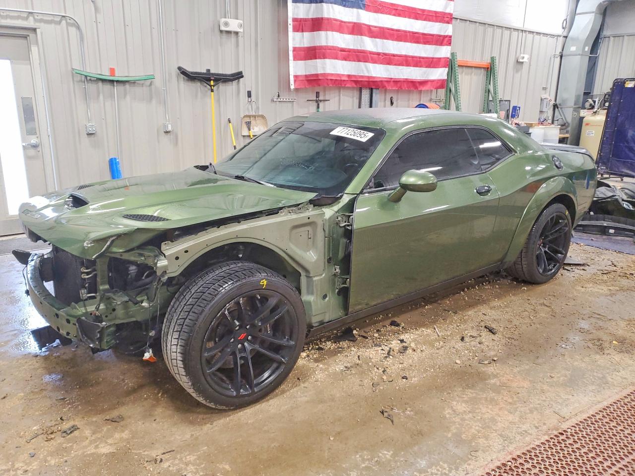 Salvage Dodge Challenger Image