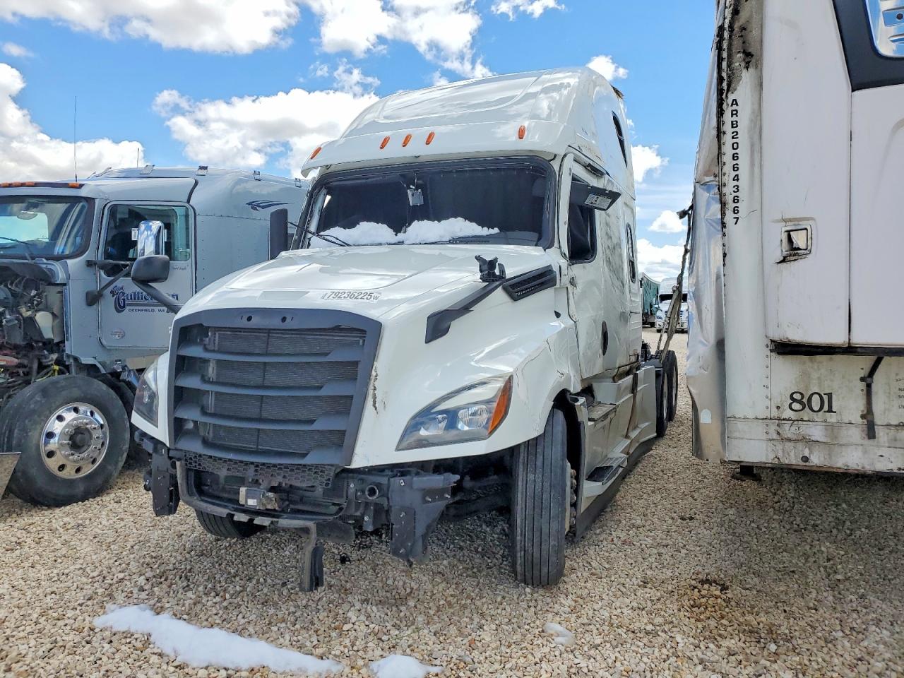 Freightliner Cascadia 126