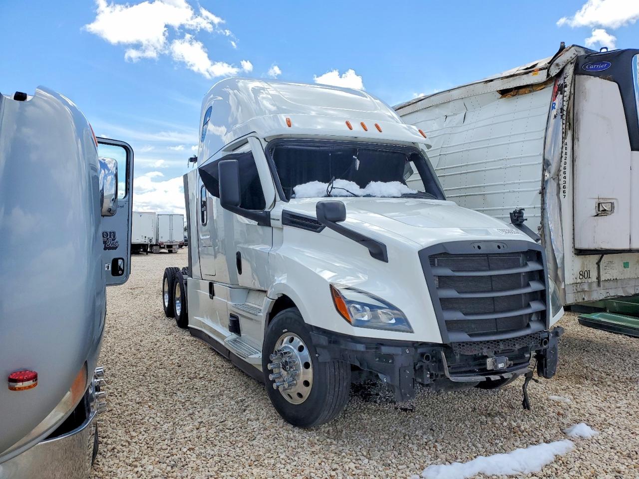 Salvage Freightliner Cascadia 126 Image