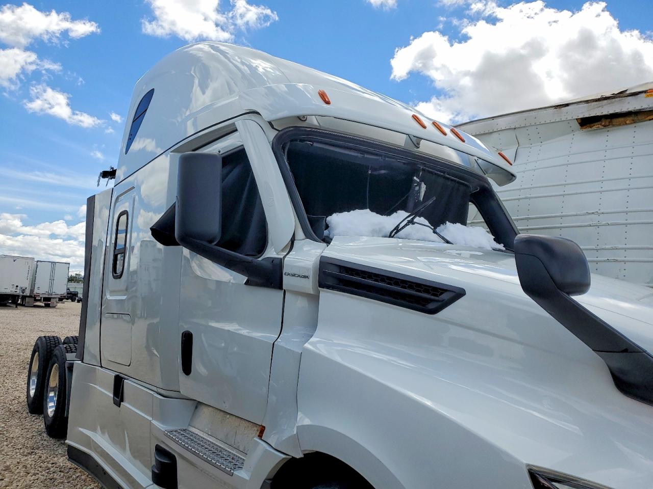 Freightliner Cascadia 126
