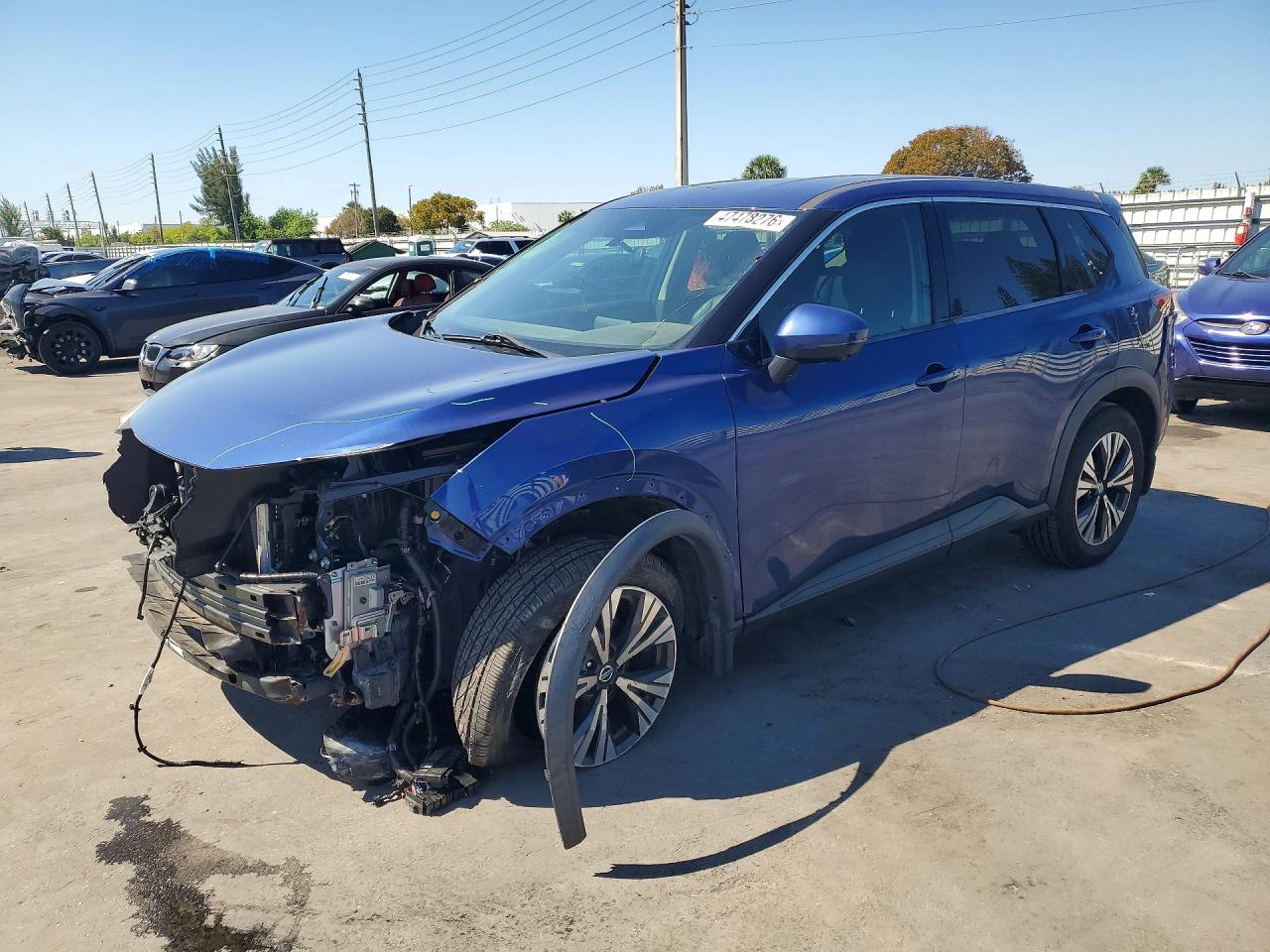 Salvage Nissan Rogue Image