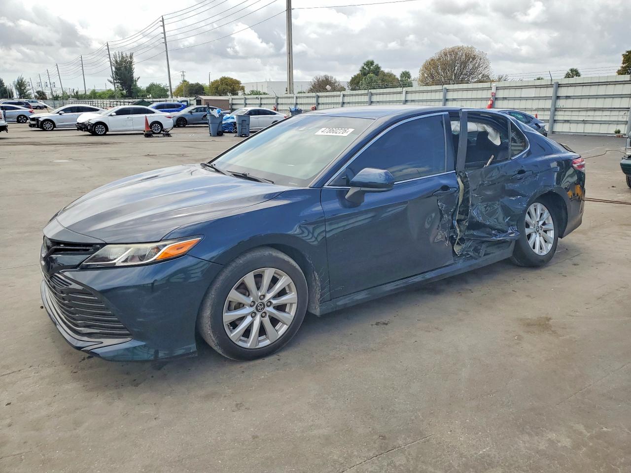 Salvage Toyota Camry Image