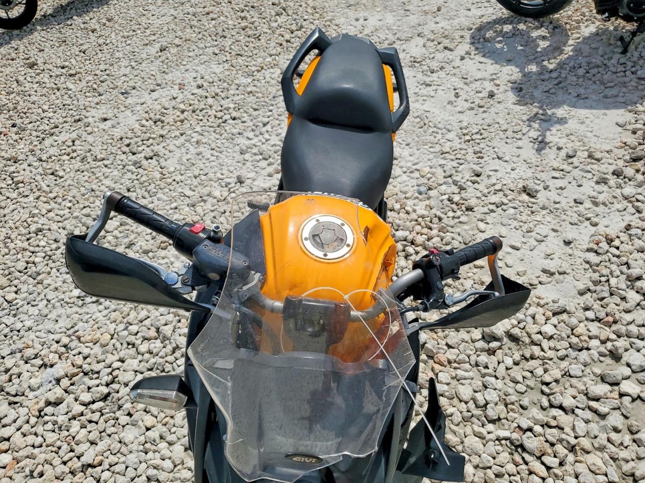 Kawasaki Le650 C