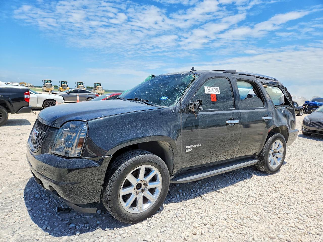 Salvage GMC Yukon Image