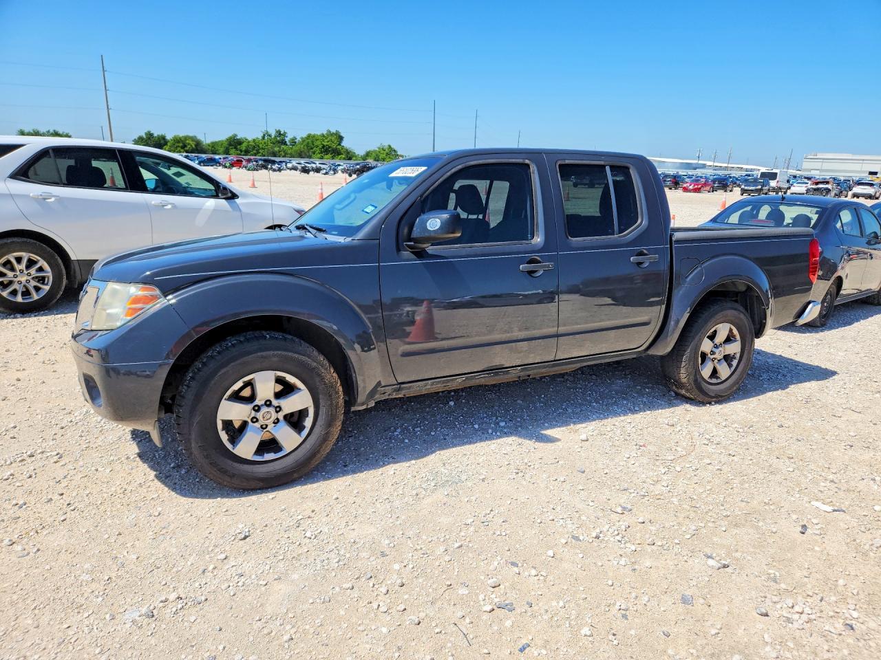 Salvage Nissan Frontier Image