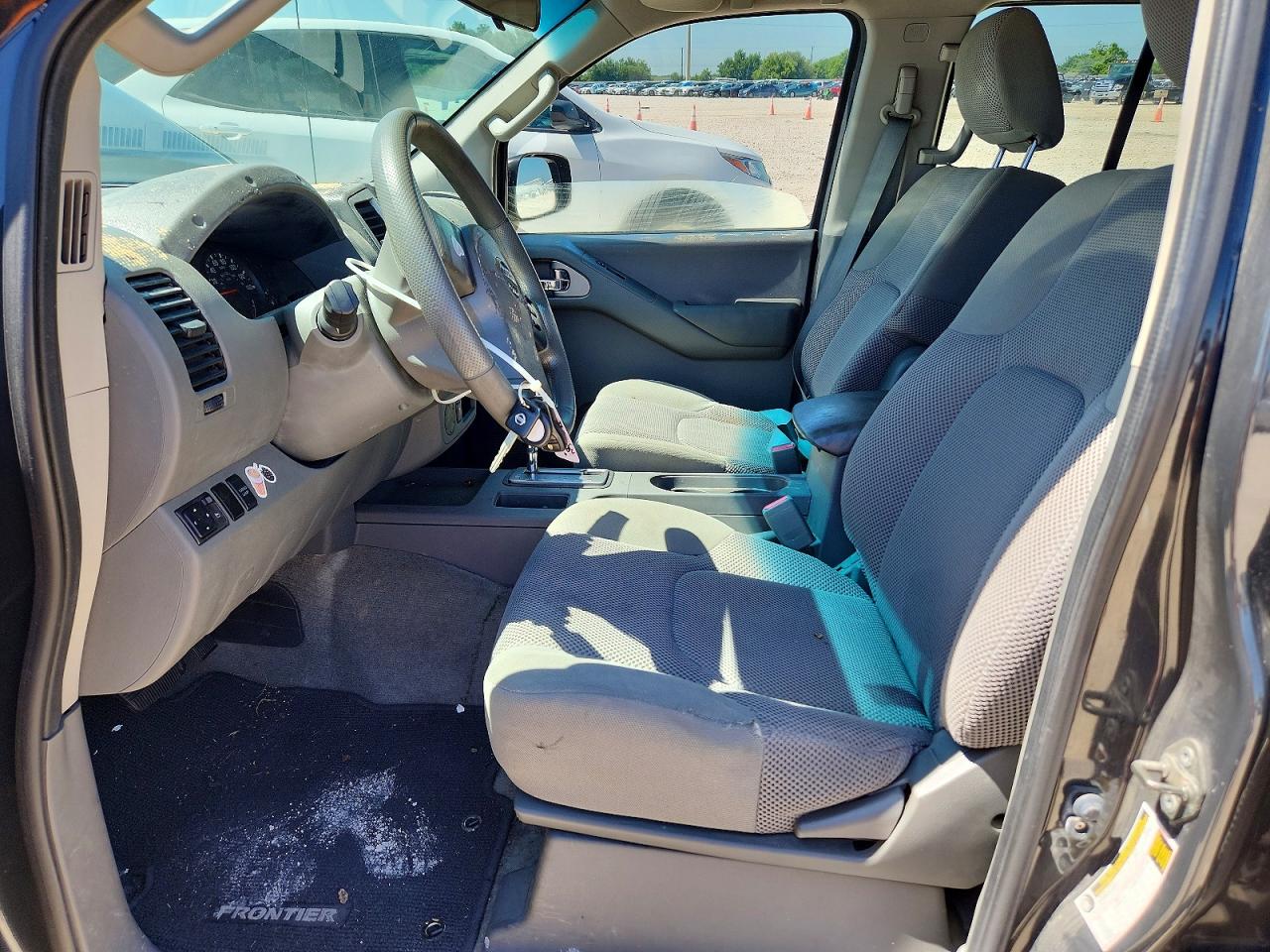 Nissan Frontier S