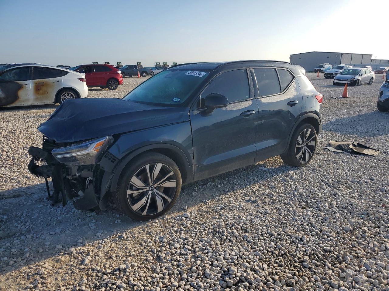 Salvage Volvo XC40 Image