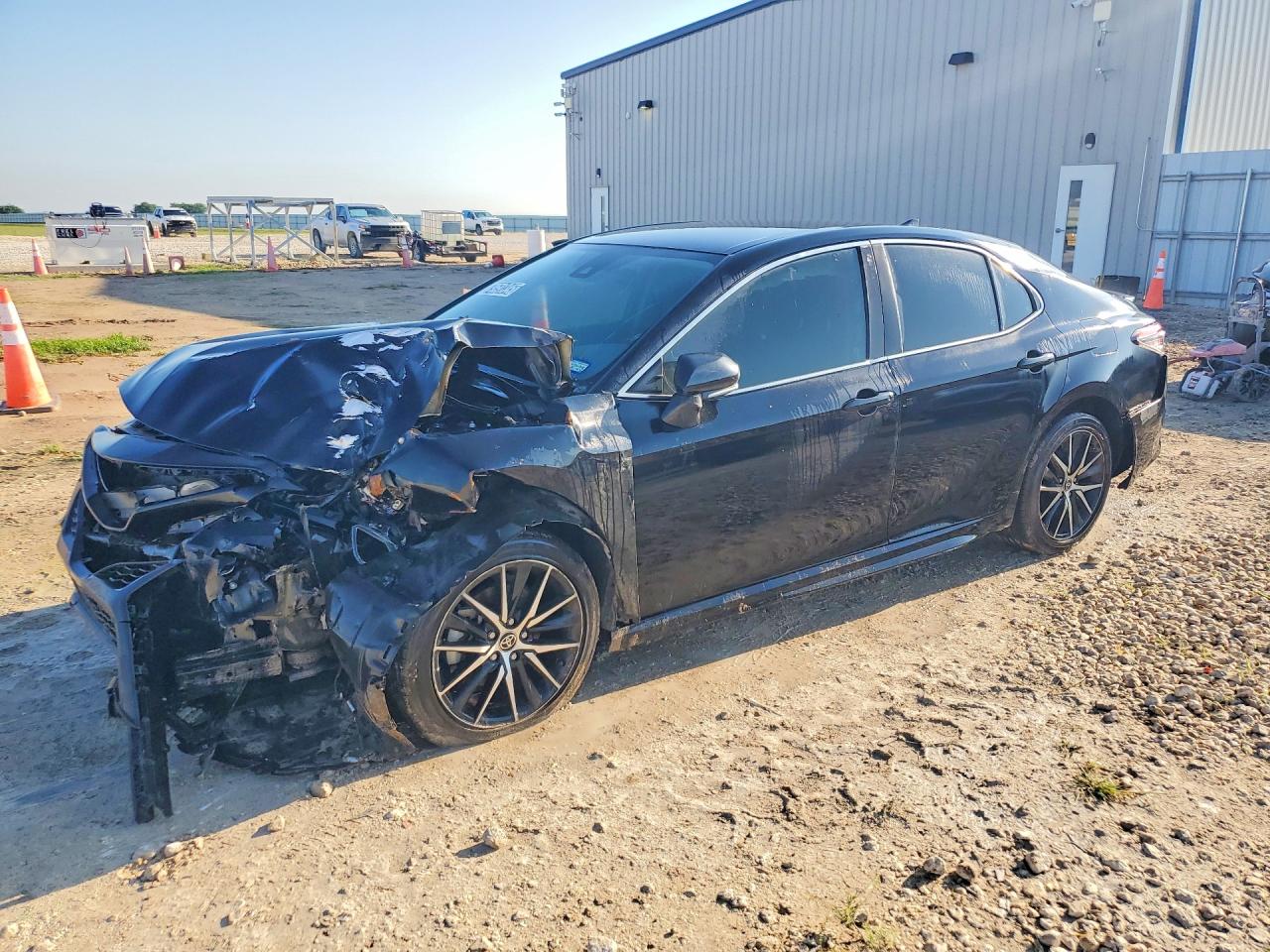 Salvage Toyota Camry Image
