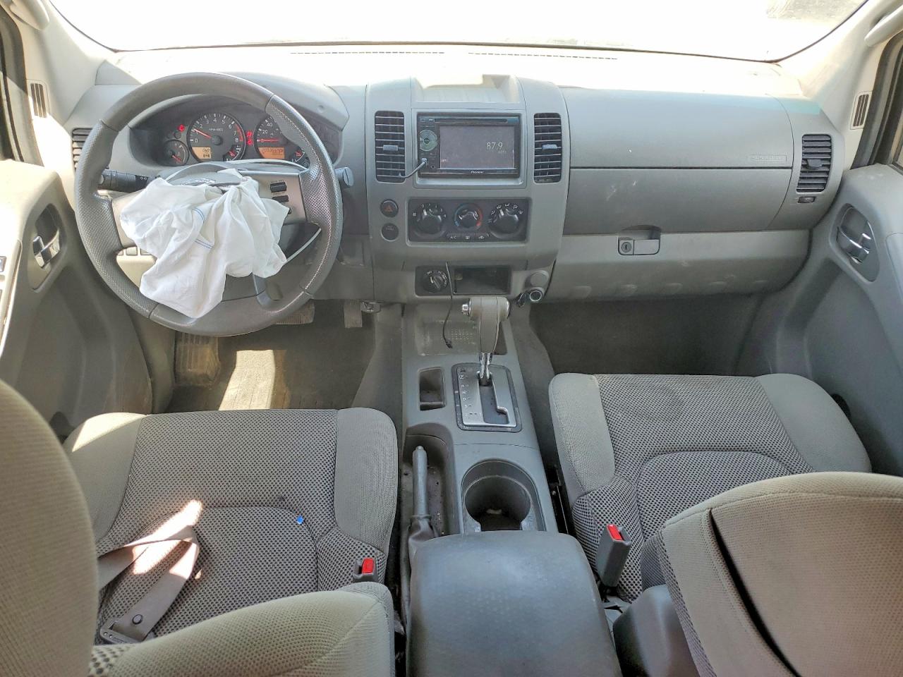 Nissan Frontier Se V6