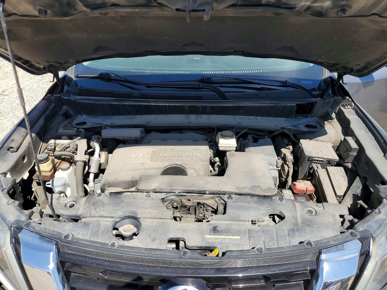 Nissan Pathfinder S