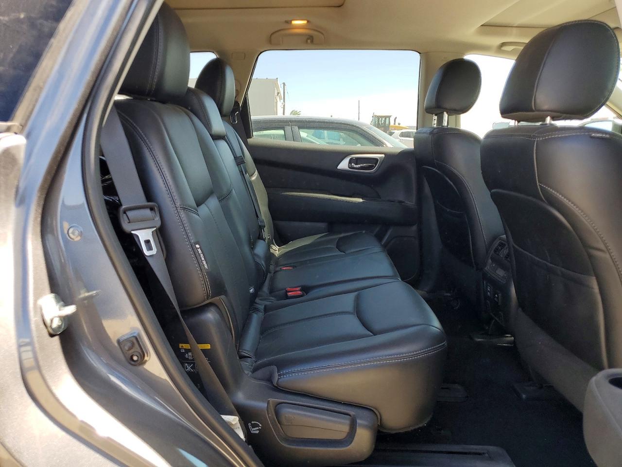 Nissan Pathfinder S