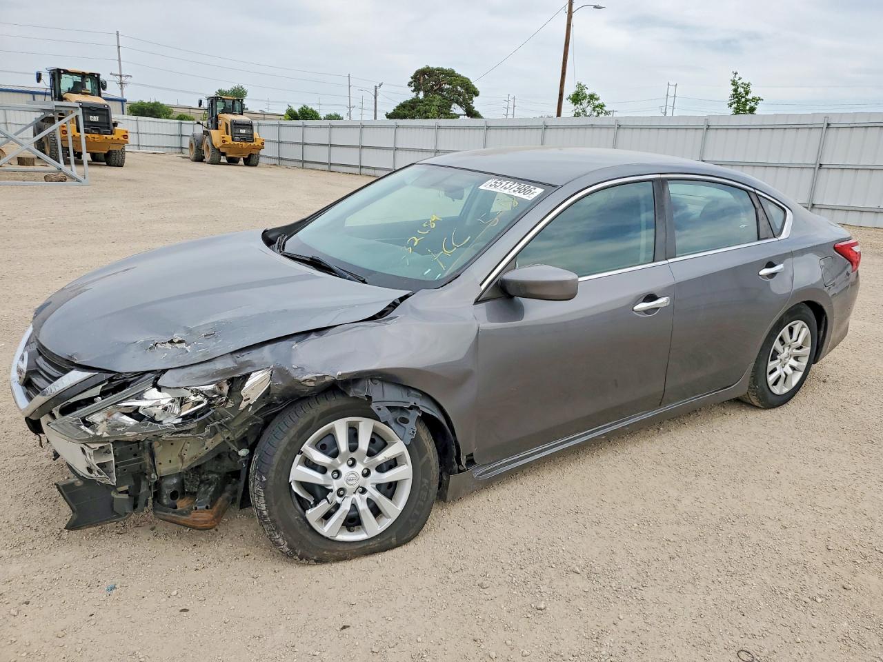 Salvage Nissan Altima Image