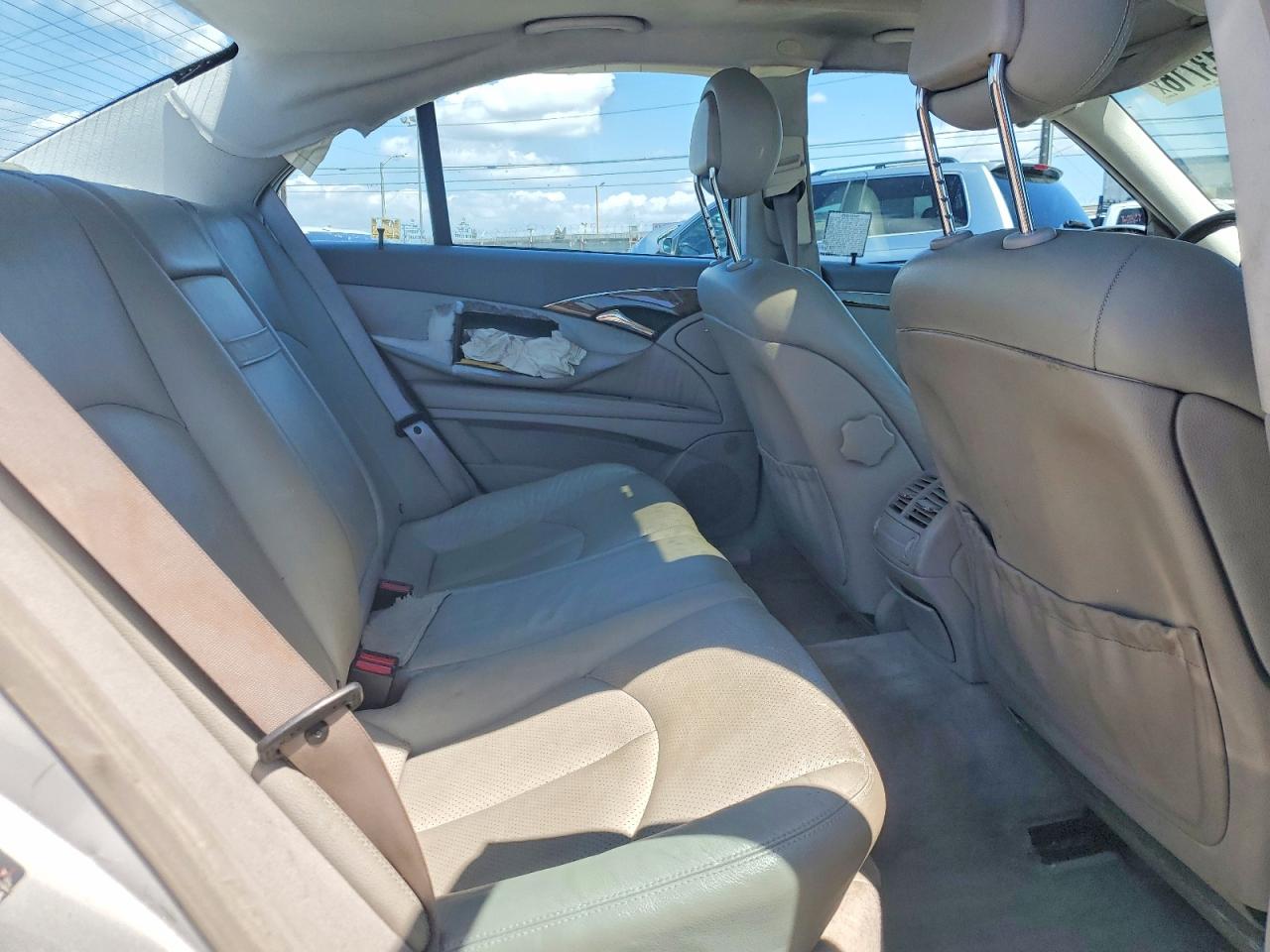 Mercedes-Benz E-Class 320