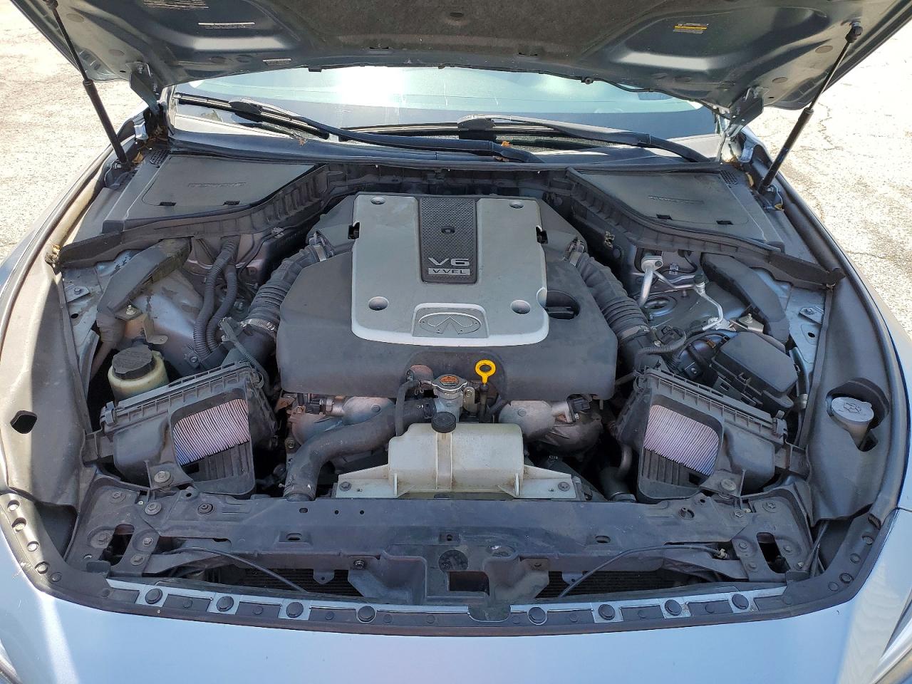 INFINITI Q50 Premium
