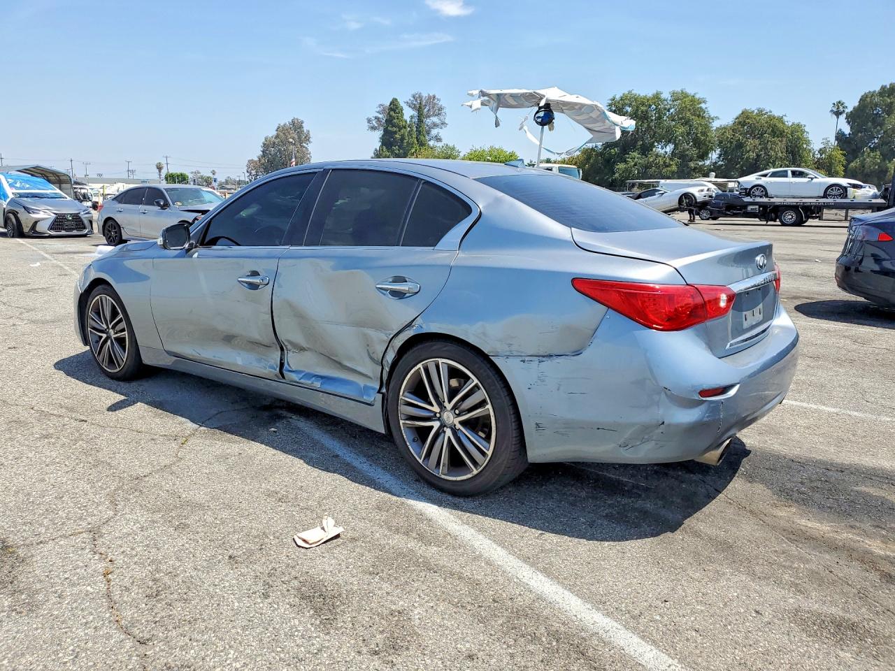 INFINITI Q50 Premium