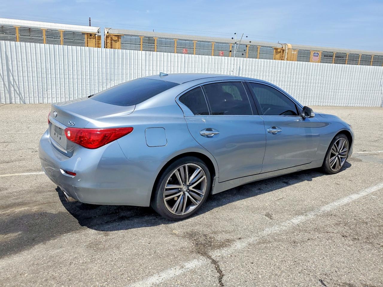 INFINITI Q50 Premium