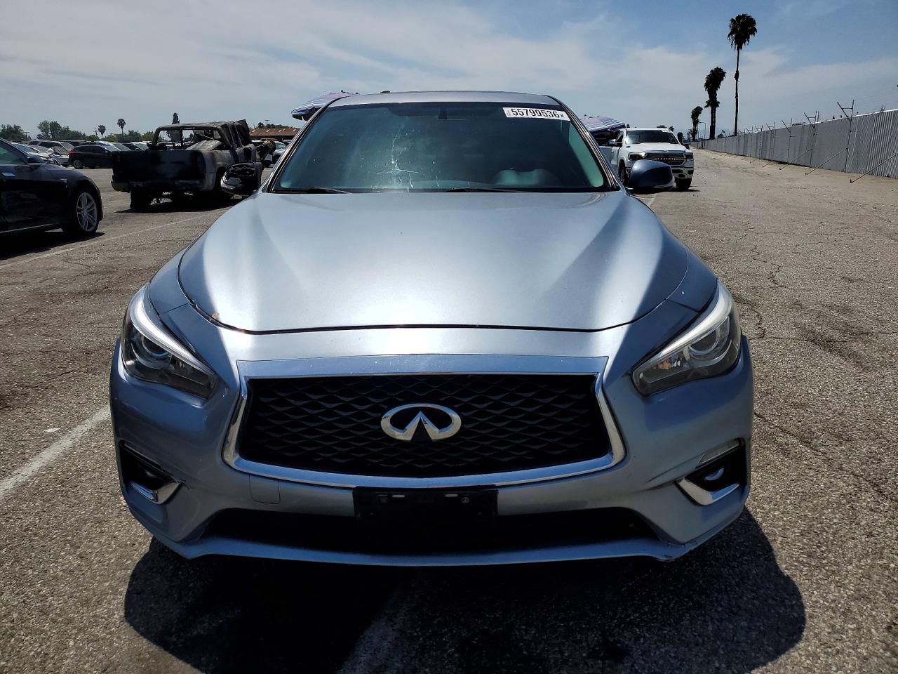 INFINITI Q50 Premium