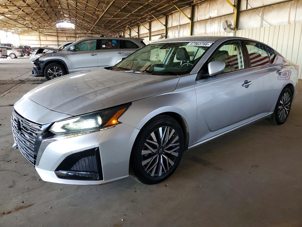 Salvage Nissan Altima Image