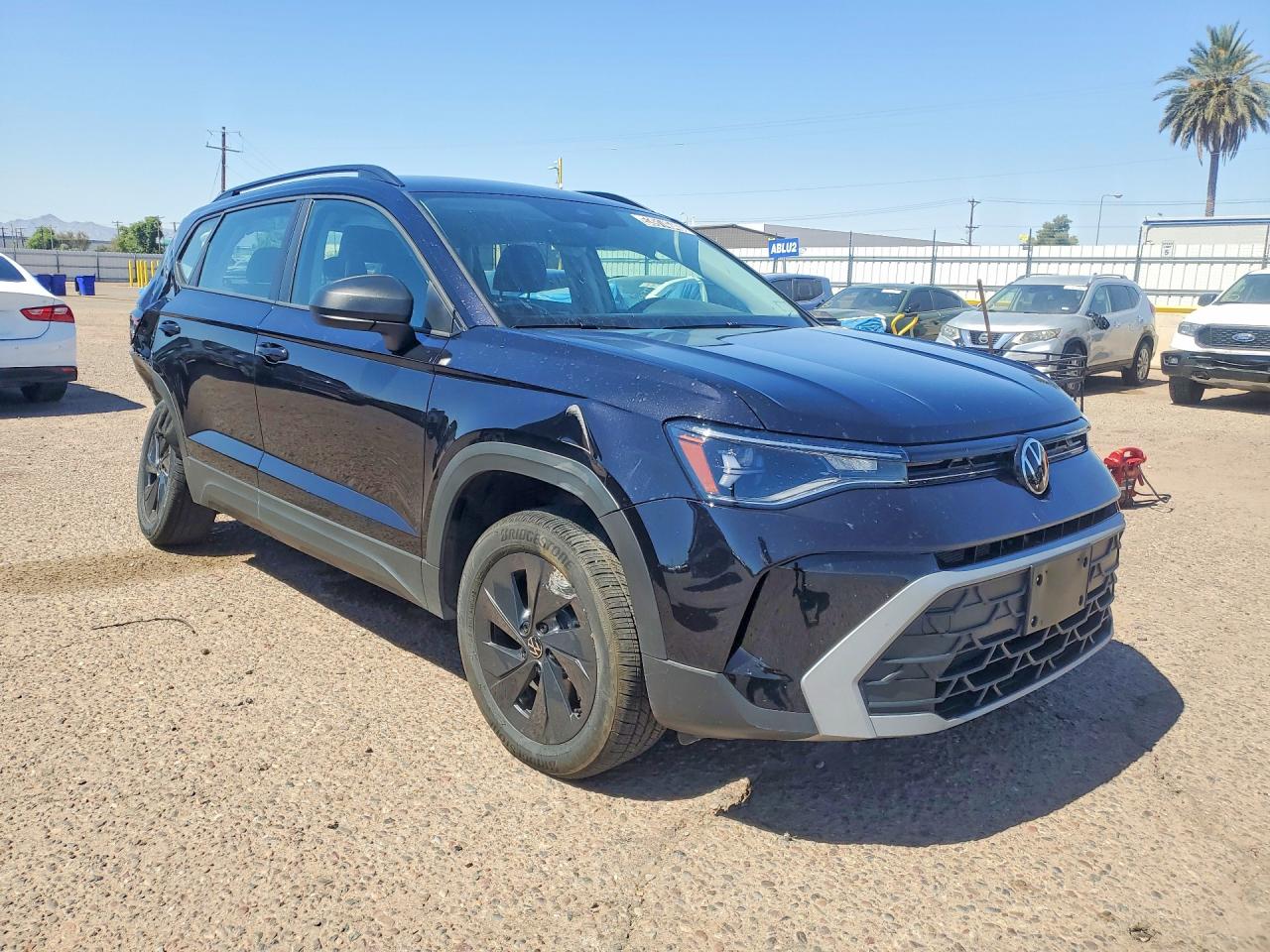 Volkswagen Taos S