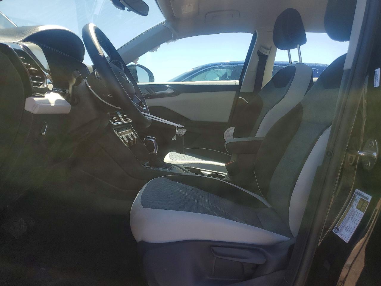 Volkswagen Taos S