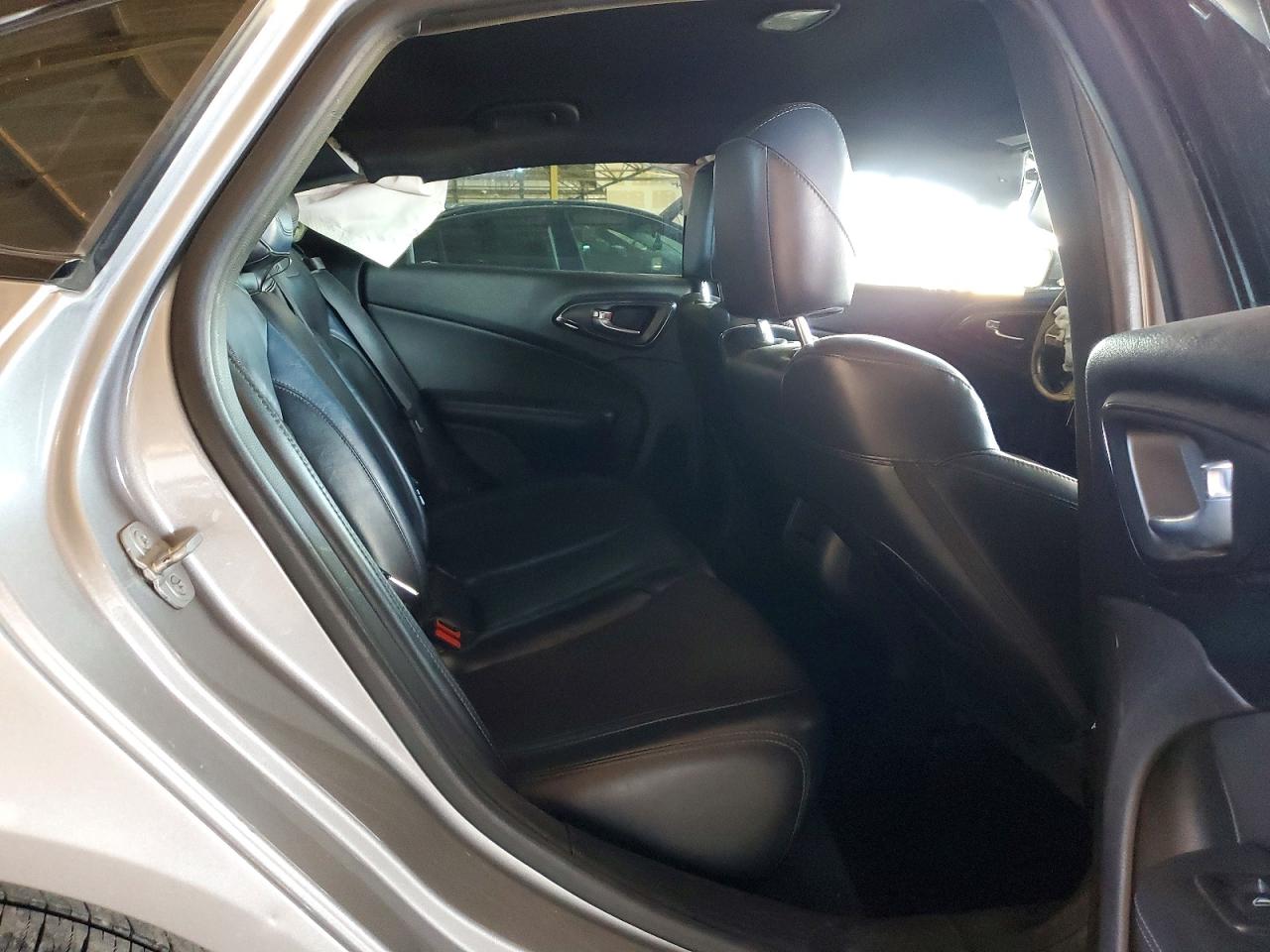 Chrysler 200 S