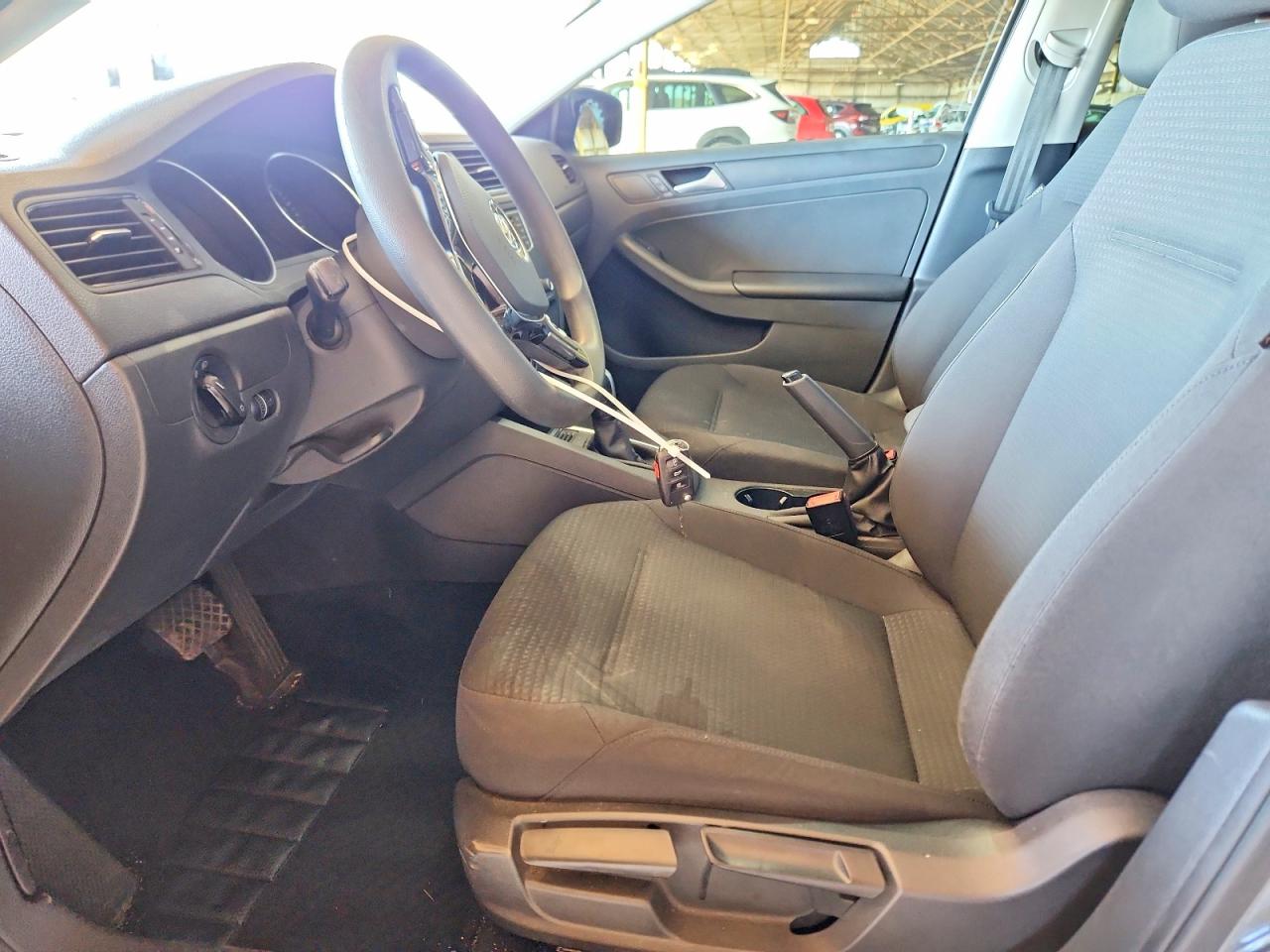 Volkswagen Jetta S