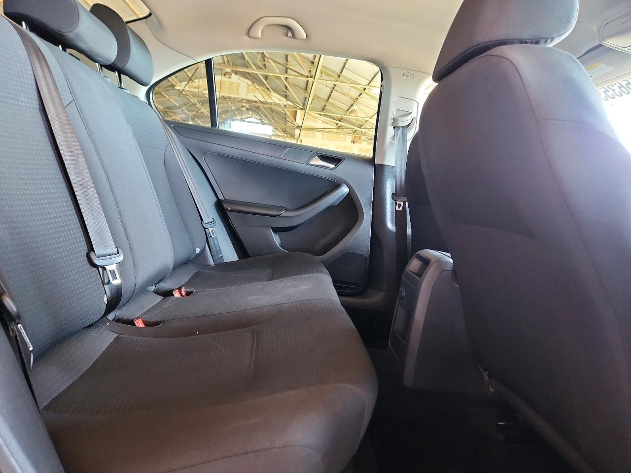 Volkswagen Jetta S