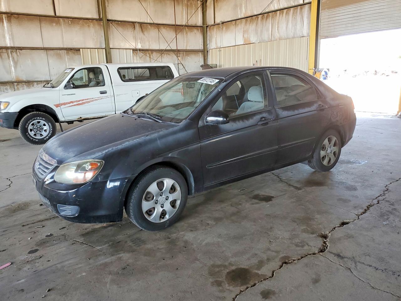 Salvage Kia Spectra Image