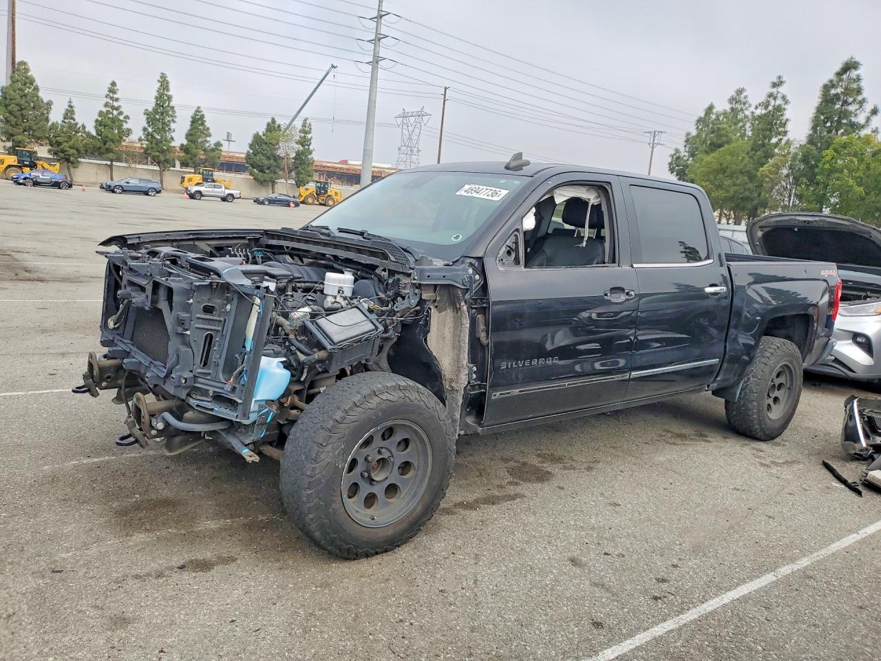 Salvage Chevrolet Silverado Image
