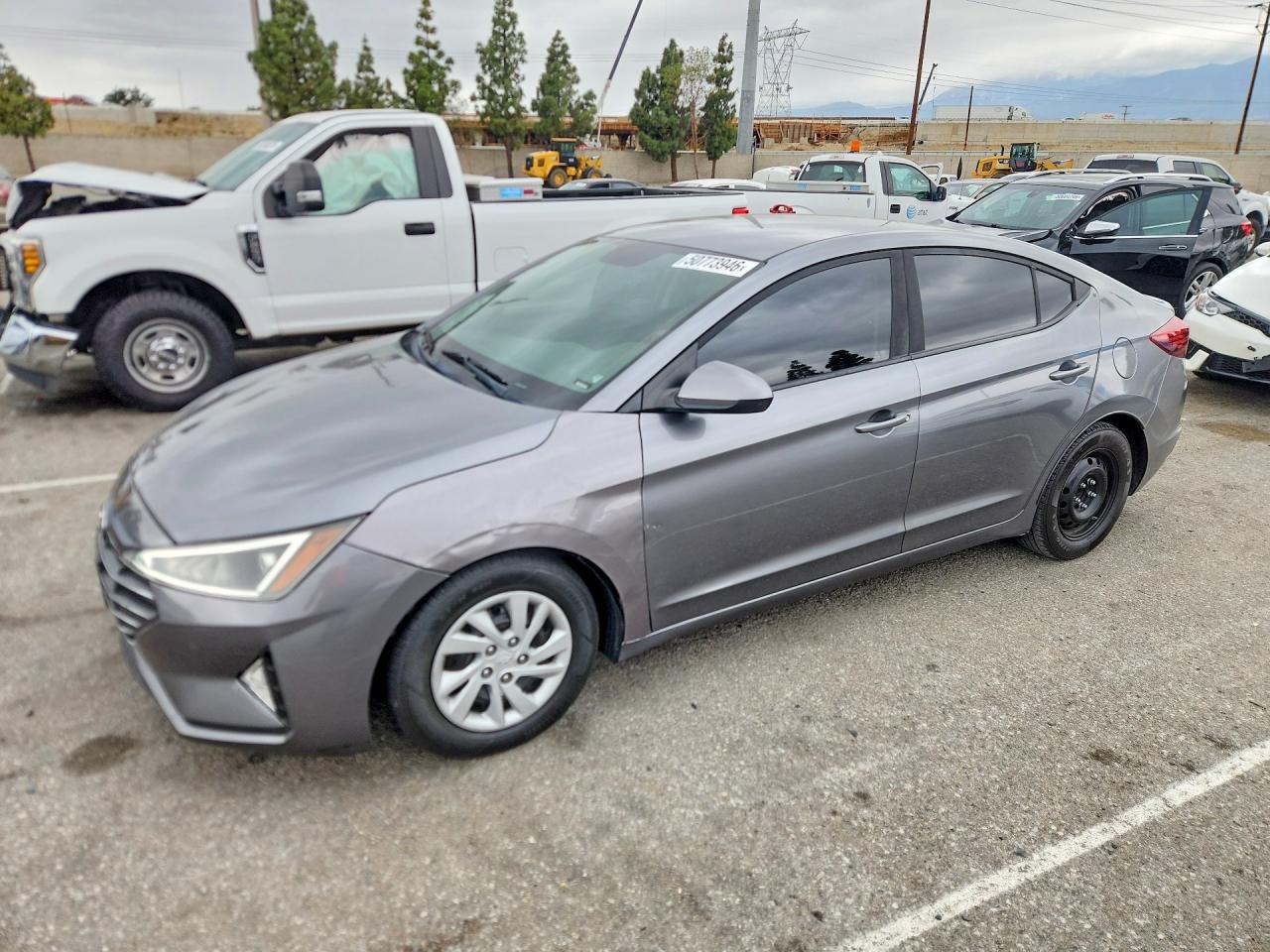 Salvage Hyundai ELANTRA Image