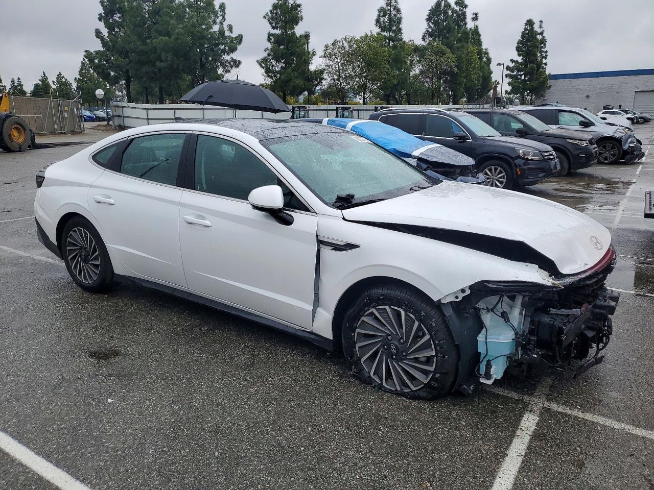 Hyundai SONATA Hybrid