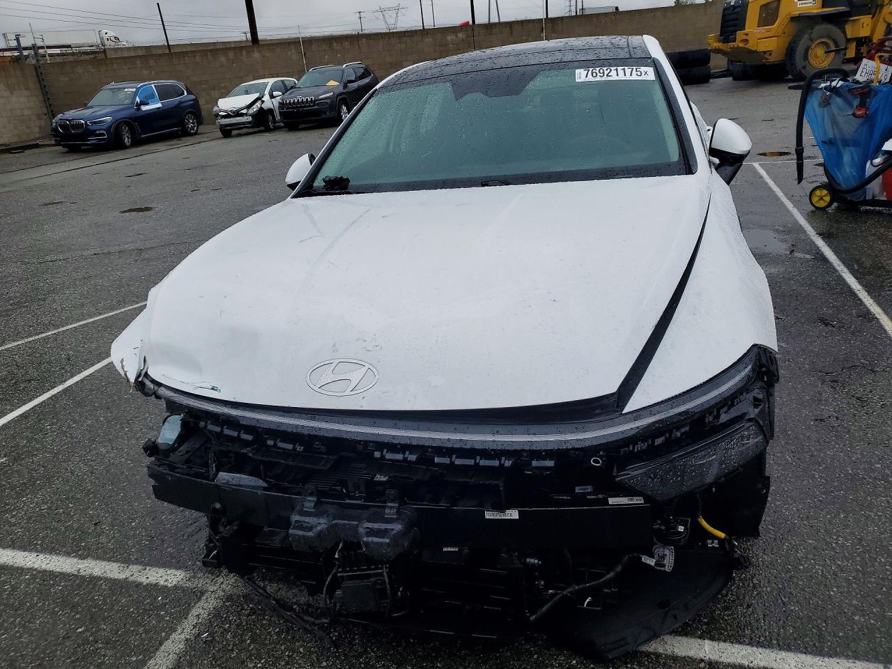 Hyundai SONATA Hybrid