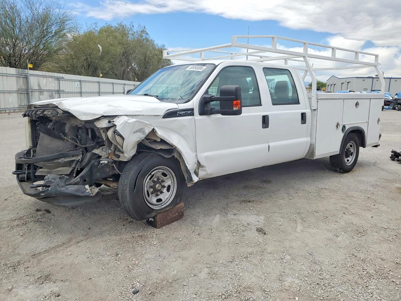 Salvage Ford F-350 Image