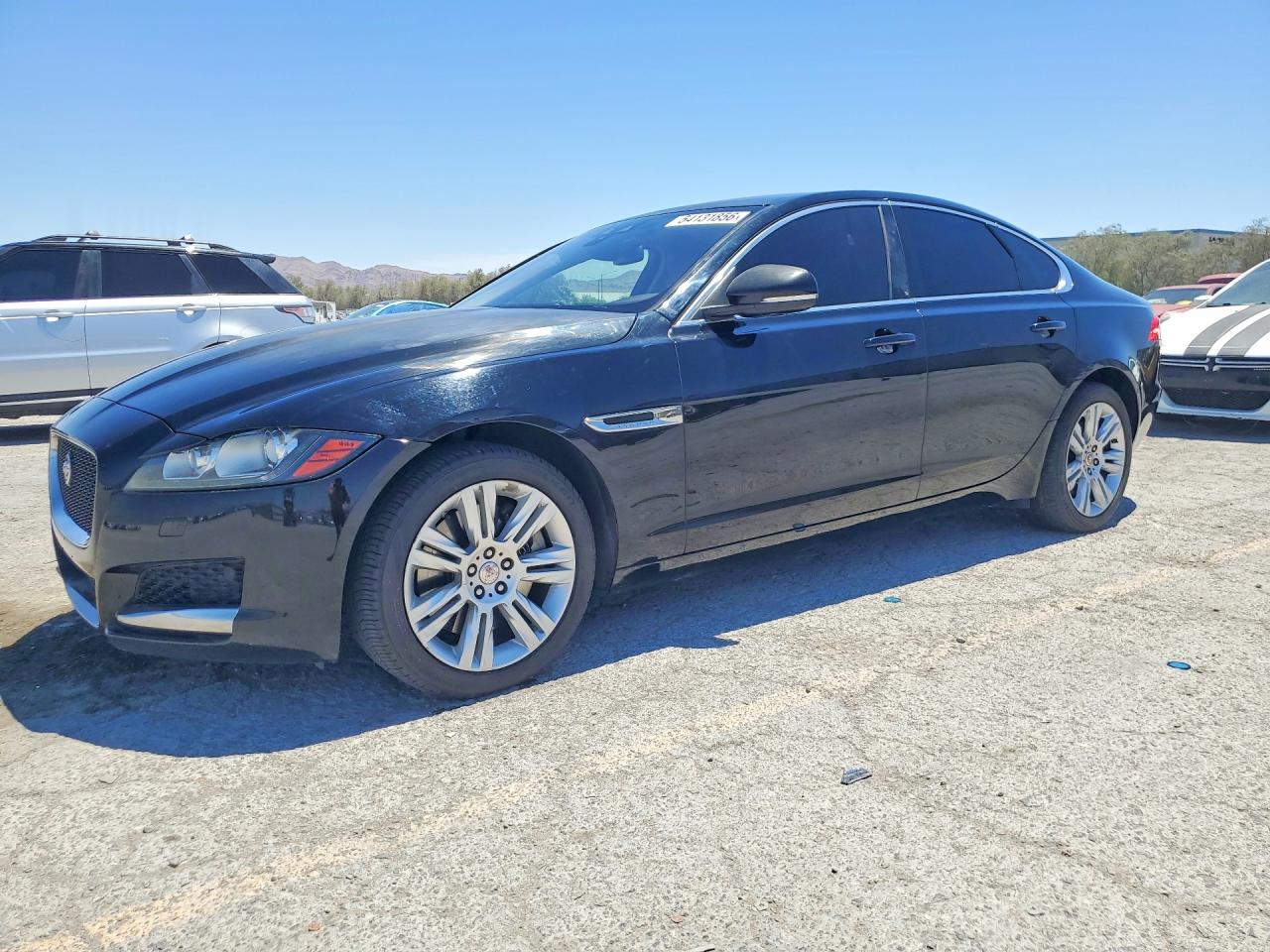 Salvage Jaguar XF Image