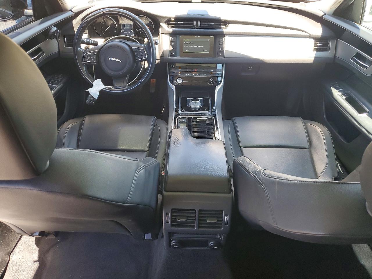 Jaguar XF Premium