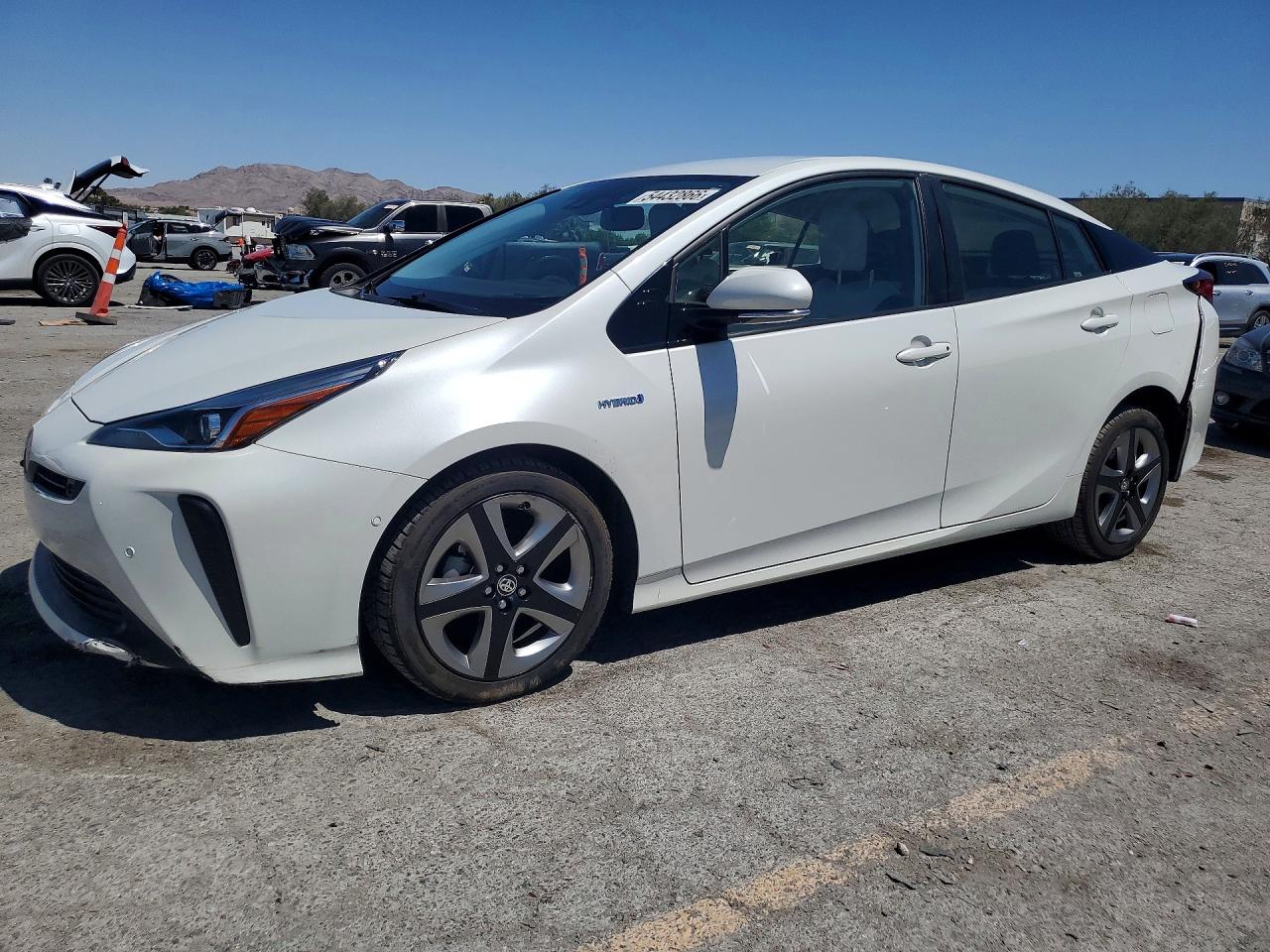 Salvage Toyota Prius Image