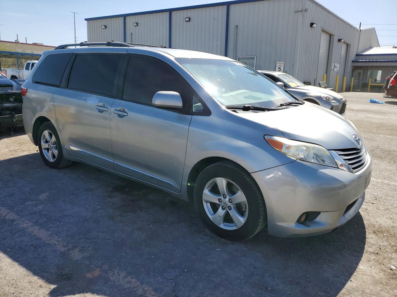 Toyota Sienna Le