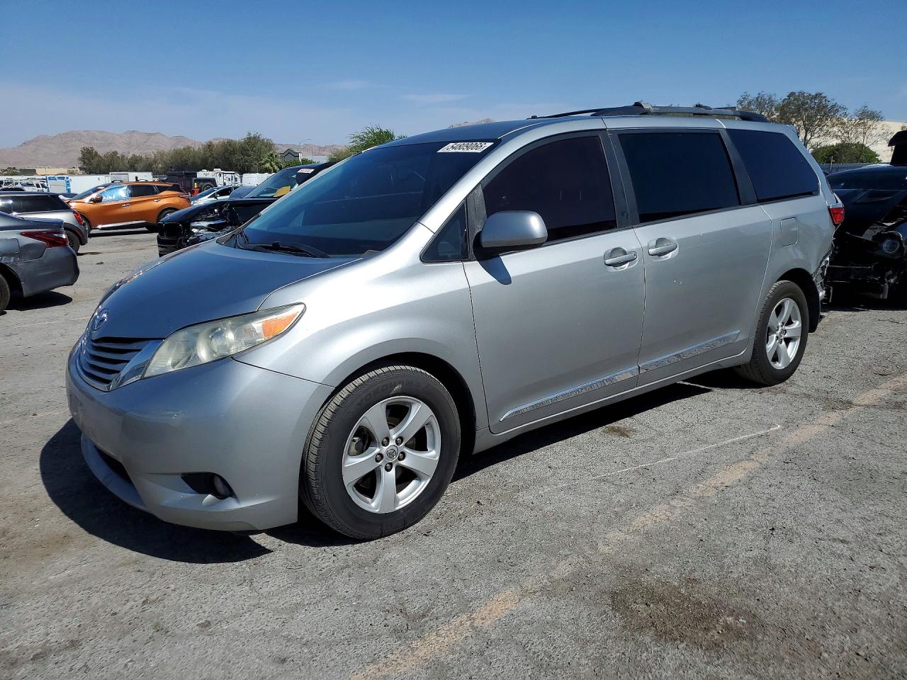Salvage Toyota Sienna Image