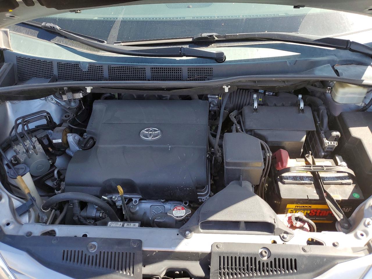 Toyota Sienna Le